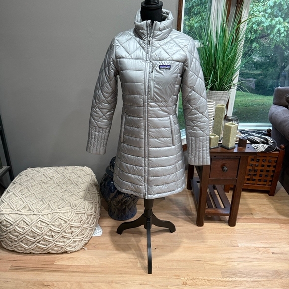 Patagonia Jackets & Blazers - Patagonia Women's Silver Long Puffer Coat